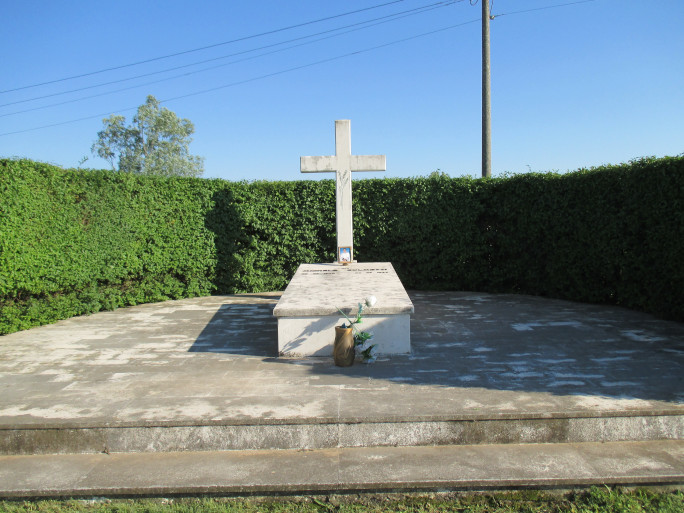 Foto tomba di P. Michele Bulmetti a Gurëz
